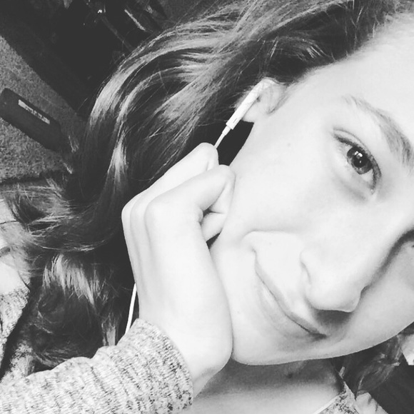 Meet the Posher Other - Meet your Posher, Ashlyn